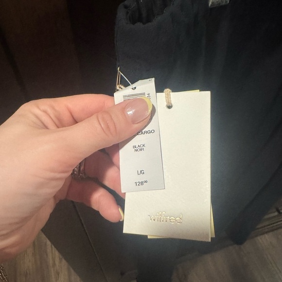 NWT Black Wilfred Aritzia Cargo Skirt L - Picture 2 of 5